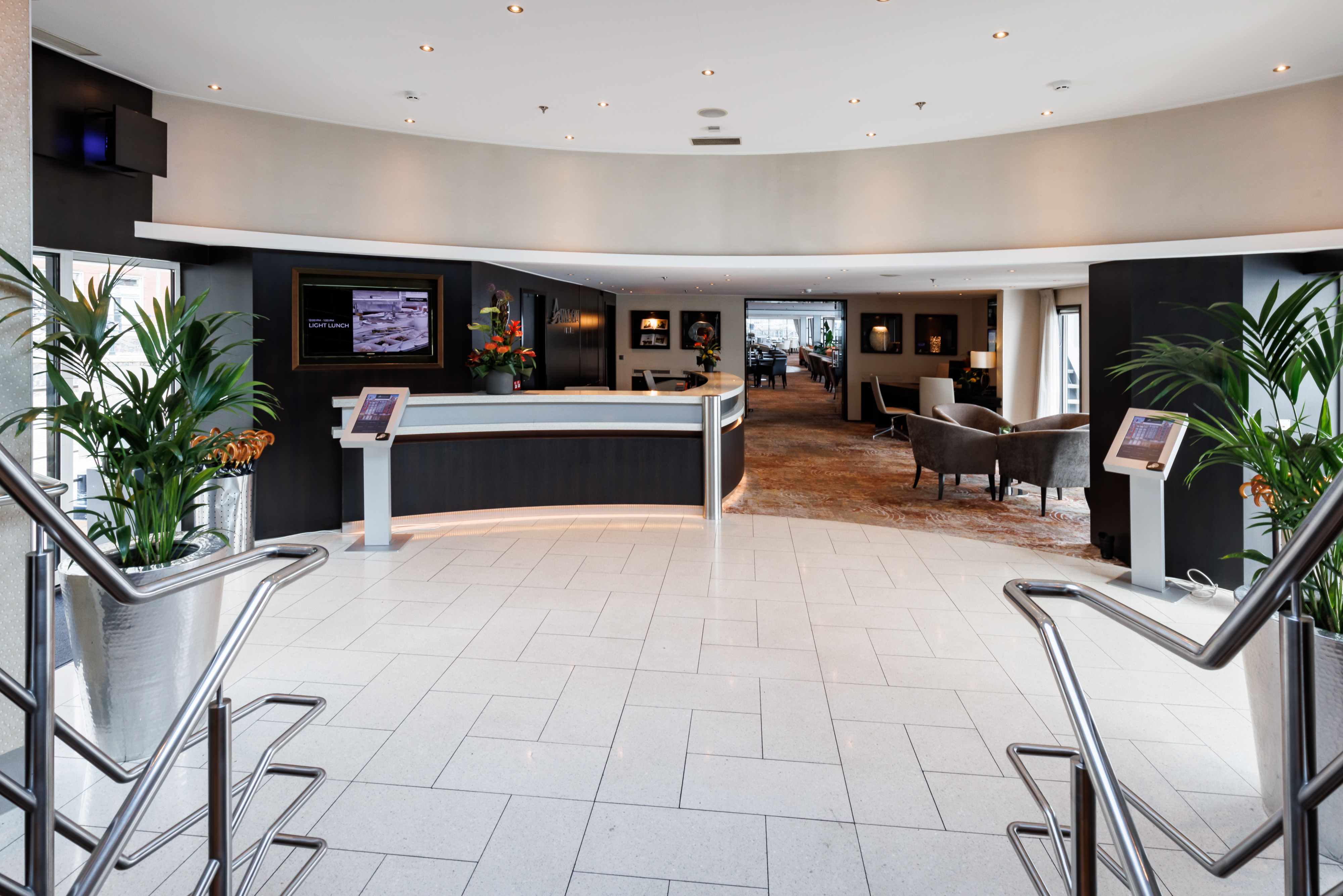 Avalon Vista - Reception